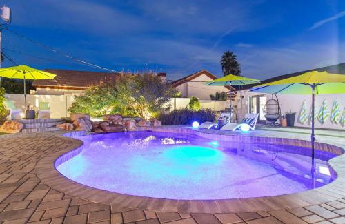 Camelback Shadows Casa | Hotel Homes - The Camelback Manor
