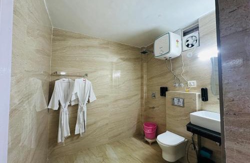 Banikhet Hotel | Hotel Honeymoon In Dalhousie #Only Couple and family allowed