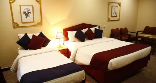 Somajiguda Hotel | Hotel I K London Residency