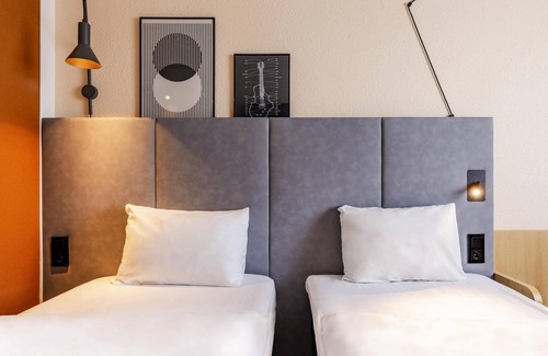 Waggershausen Hotel | Hotel ibis Friedrichshafen Airport Messe