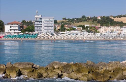 Porto San Giorgio Hotel | Hotel Il Caminetto