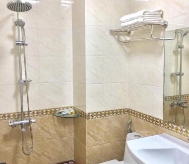 Bai Chay Hotel | Hotel in central HaLong bay, very friendly, spotless, spacious and airy