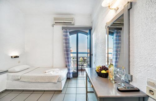 Hersonissos Centre Hotel | Hotel Iro
