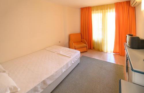 Sunny Beach Hotel | Hotel Iskar & Aquapark - All Inclusive