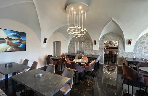 Hlohovec Hotel | Hotel Jelen