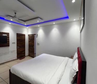 Noida Hotel | Hotel JS Garden - Near Sec -132 Metro Station