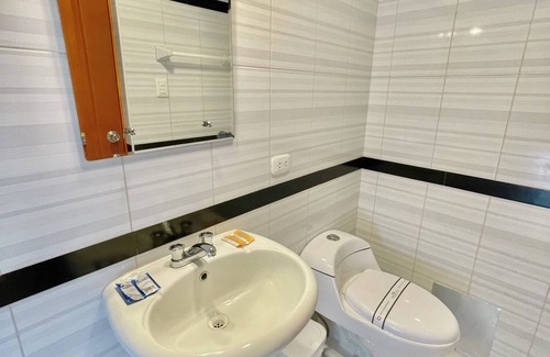 Trujillo Hotel | Hotel Jultom Inn & Suite