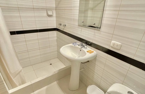 Trujillo Hotel | Hotel Jultom Inn & Suite