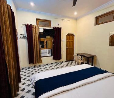 Ayodhya Casa | Hotel Jyoti Stay Inn 10 Min to Ram Tample