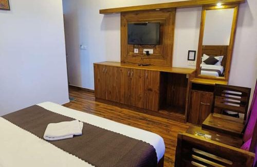 Dharampur Apartamento | Hotel kasauli view café restaurant open terrace mountain view