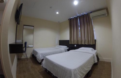 Kampung Air Hotel | Hotel Kinabalu