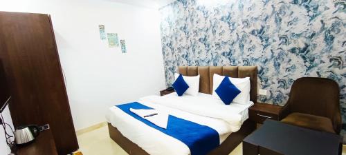 Khattalwada Hotel | HOTEL KINGS PARADISE BANQUET & LAWN, Airport