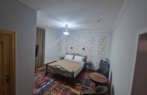 Itchan Kala Cama Y Desayuno | Hotel Kuvonchoy Bonu