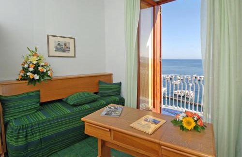 Amalfi Hotel | Hotel La Bussola