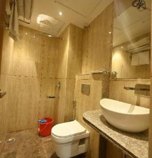 Mahipalpur Extension Hotel | Hotel La Casa Plaza Near Delhi Airport