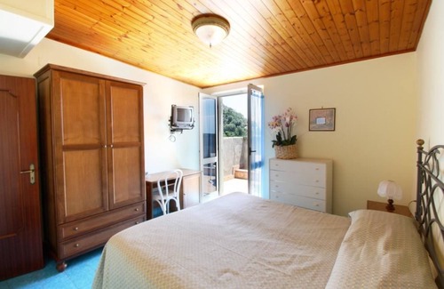 Marina del Cantone Hotel | Hotel La Certosa