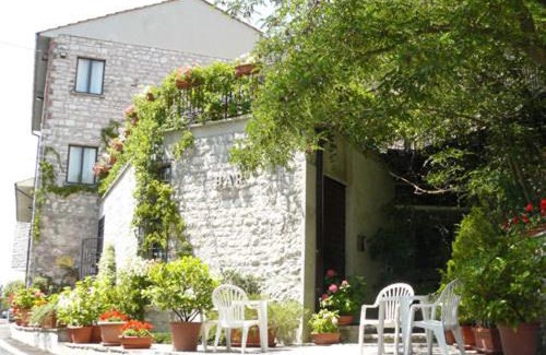 Gubbio Hotel | Hotel La Rocca