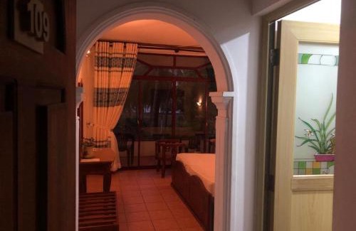 Negombo Hotel | Hotel Lagoon Paradise