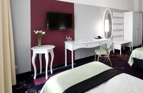 Oltarzew Hotel | Hotel Lamberton