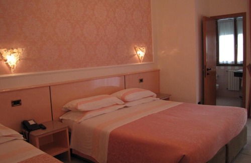 Porto San Giorgio Hotel | Hotel Lanterna
