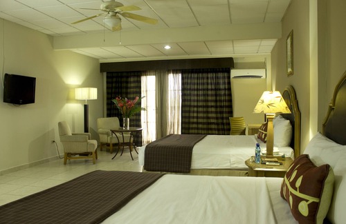 Las Cumbres Hotel | Hotel Las Cumbres & Water Park