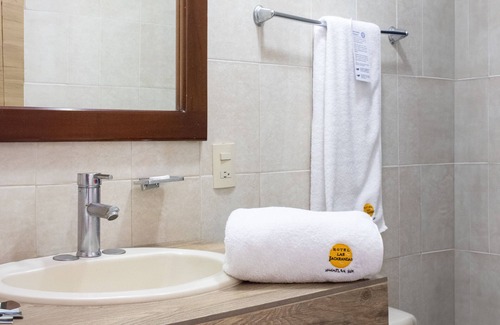 Mazatlán Hotel | Hotel Las Jacarandas