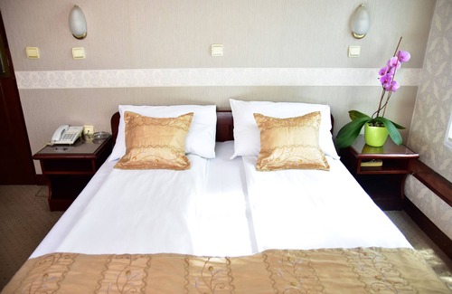 Zemun Hotel | Hotel Lav
