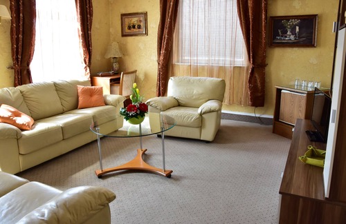 Zemun Hotel | Hotel Lav