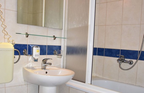 Zemun Hotel | Hotel Lav