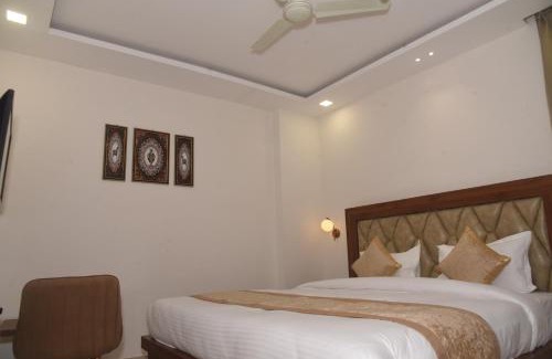 Deoghar Hotel | HOTEL LAWANG SIGNAGE