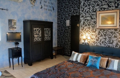 Vallon-Pont-d'Arc Hotel | Hotel le Manoir du Raveyron