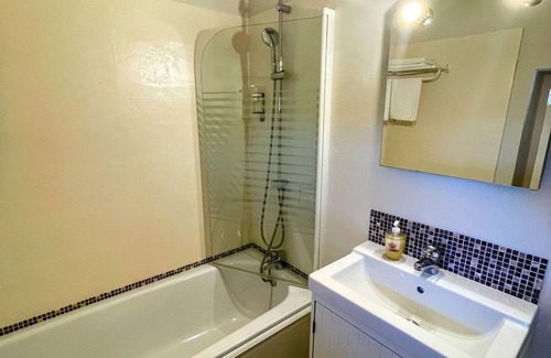 Vallon-Pont-d'Arc Hotel | Hotel le Manoir du Raveyron