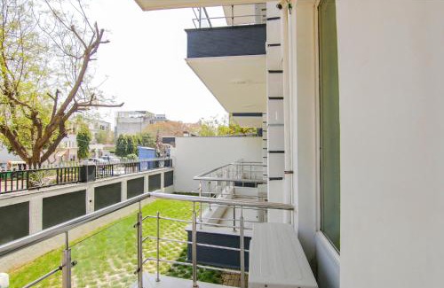DLF Phase 3 Hotel | Hotel Leaf 9, Cyber City near Ambience Mall