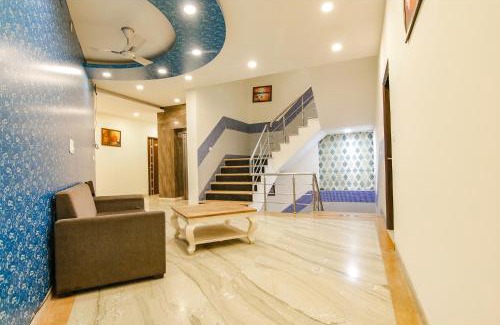 DLF Phase 3 Hotel | Hotel Leaf 9, Cyber City near Ambience Mall