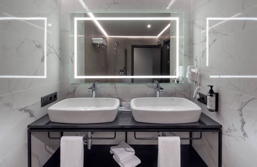 Sanlúcar la Mayor Hotel | Hotel Leflet Sanlúcar
