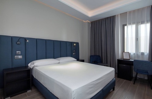 Sanlúcar la Mayor Hotel | Hotel Leflet Sanlúcar