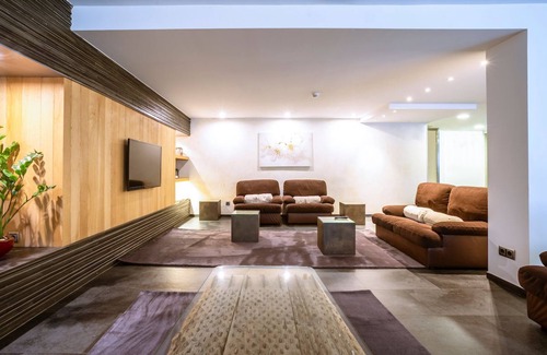 Avinguda de Carlemany Hotel | Hotel Les Closes