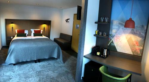 Saint-Pierre-de-Clages Hotel | Hotel Les Etagnes