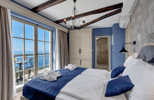 Podgora Cama Y Desayuno | Hotel Nature's Retreat, Double room with balcony and sea view