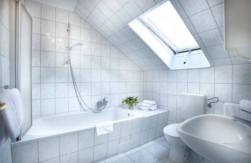 Vorstadt Hotel | Hotel Liegeplatz 13 Kiel by Première Classe