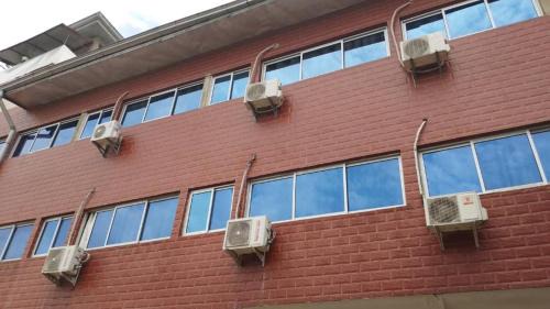 Bonaberi Hotel | Hotel Lile John