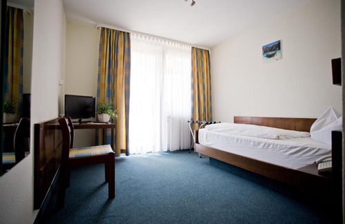 Diedesheim Hotel | Hotel Lindenhof