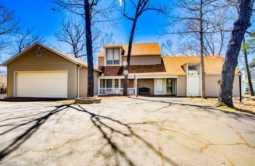 Osage Beach Casa | Hotel Living at Tan-Tar-A Estates