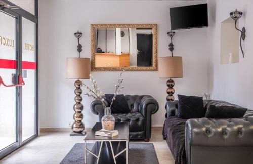 Issy-les-Moulineaux Hotel | Hotel Luxor