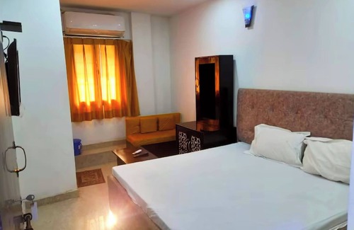 Mohangarh Hotel | Hotel M-E-T-R-O Regency Lucknow