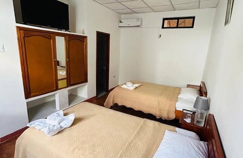 Puerto Baquerizo Moreno Hotel | Hotel Mar Azul