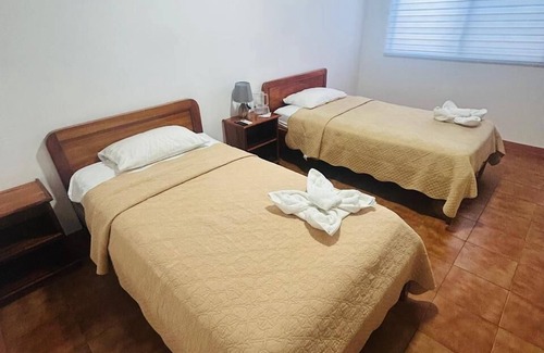 Puerto Baquerizo Moreno Hotel | Hotel Mar Azul
