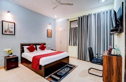 Sector 70 Hotel | Hotel maayra inn