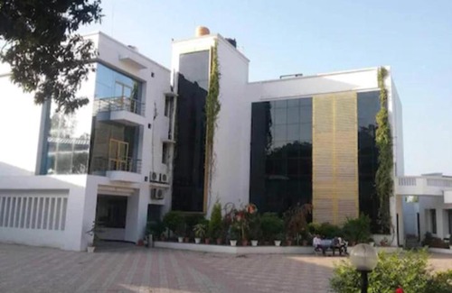 Misrikh Apartamento | Hotel madhava