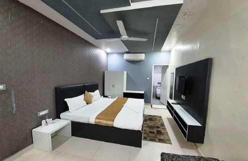 Kanpur Hotel | Hotel Mandakini Lush
